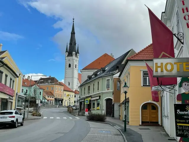 In der Horner Innenstadt stehen ab sofort vier neue Haltezonen für rasche Besorgungen und Ladetätigkeiten zur Verfügung. | Foto: Stadtgemeinde Horn