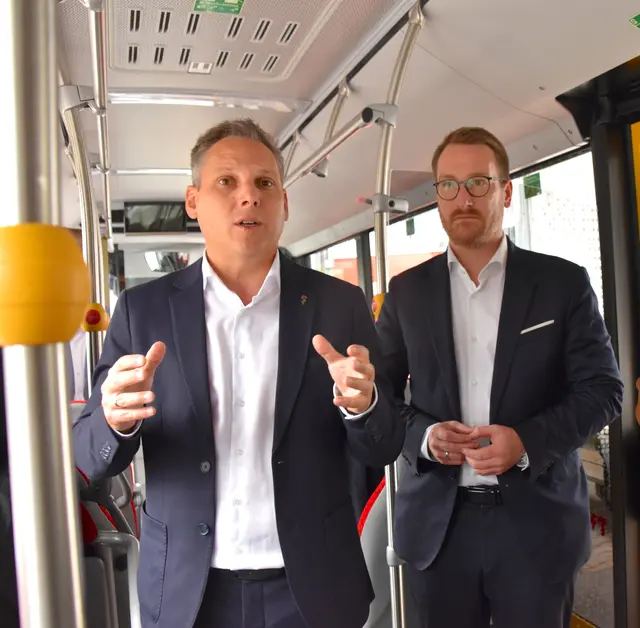  LA und SPÖ-Verkehrssprecher Christian Kovacevic verweist auf Erfolge im Bereich der Mobilität, die im Unterland erreicht wurden.  | Foto: Barbara Fluckinger