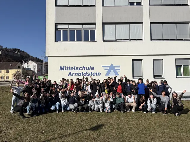 Am Handyexperiment nahmen 60 Schülerinnen und Schüler und  auch Lehrpersonal teil.  | Foto: Mittelschule Arnoldstein