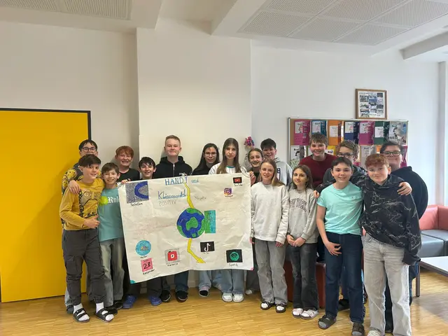 Ebenso wurde besprochen, wie Klimawandel und handy zusammenhängen. | Foto: Mittelschule Arnoldstein