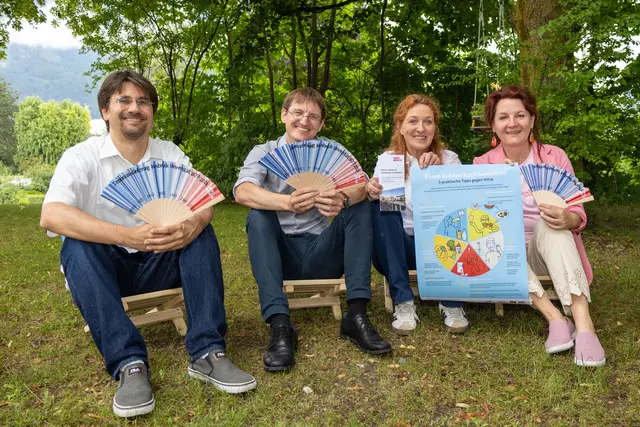 Starkes Team im Hintergrund: Daniel Moser, Amtsvorstand Michael Deflorian und Referentin Christine Schermer vom Amt Klimaneutrale Stadt (Stadt Innsbruck) und Sibylle Auer (Caritas Freiwilligenzentrum). | Foto: © Stadt Innsbruck/F.Bär