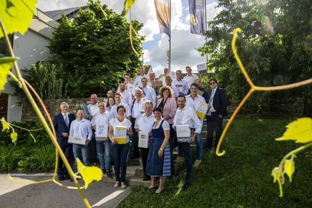 772 Weine stellten sich dem Wettbewerb bei der Poysdorfer Weinparade.  | Foto: Herbst