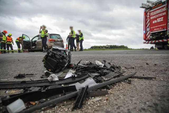 Im Kreuzungsbereich Paschinger Straße/Eichenstraße in Marchtrenk forderte ein Pkw-Crash zwei Verletzte. | Foto: laumat.at