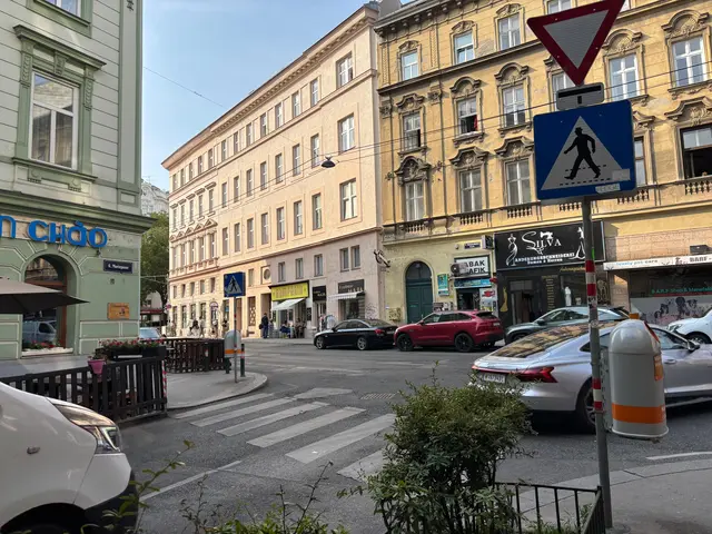 Die Grünen verweisen darauf, dass eine Verkehrsberuhigung auch ohne umfassenden Umbau möglich wäre.  | Foto: Pia Rotter/MeinBezirk