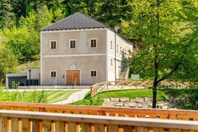 Überreicht wurden die vergoldeten Trophäen im Stiftskeller von Klein-Mariazell, der selbst zu den diesjährigen Preisträgern zählte. | Foto: Wolfgang Spekner