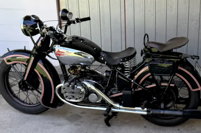 Die uralte Puch 800 ist noch fahrbereit | Foto: Traktorfreunde