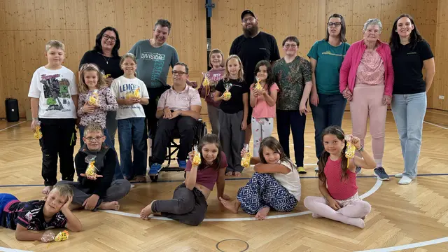 Gemeinsame Bewegung, gegenseitiger Respekt und viel Lebensfreude prägten den inklusiven Tanzworkshop. | Foto: Danilo Katz