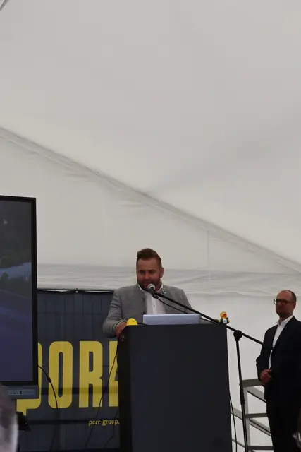 Der Landtagsabgeordnete Dominik Traxl zeigte sich überzeugt: „Dieser Standort wird auch überregional von großer Bedeutung sein.“  | Foto: Elisabeth Zangerl