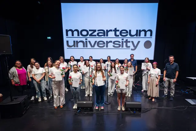 Musik-Multis des Jahrgangs 2025/26 bei ihrem Abschluss an der Universität Mozarteum.  | Foto: Michael Klimt