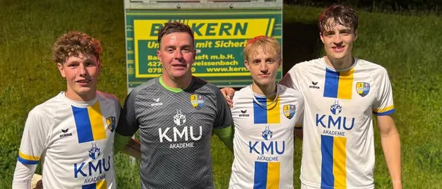 Die Kefermarkter Torschützen gegen die SPG WKL David Lindner, Jonas Rauch und Lukas Pleiner mit dem scheidenden Torhüter Marek Kucera (2. von links).
 | Foto: Union Kefermarkt