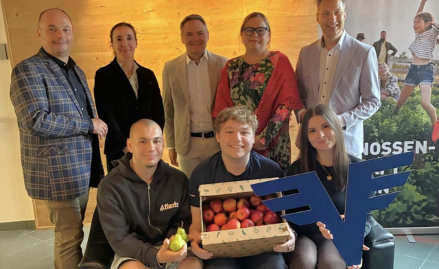 Obst- und Gemüsekisterl für die Sportmittelschule Landesberufsschule Geras. | Foto: Volksbank