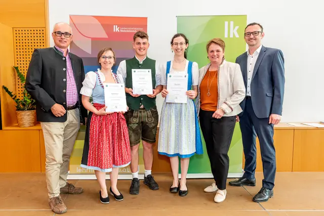 BBK Obmann Johann Krammel, Margit Bartmann, Peter Grabner, Helene Steirer, LK NÖ-Vizepräsidentin Andrea Wagner, LFA NÖ-Leiter Anton Hölzl. | Foto:  LK NÖ/Pomassl