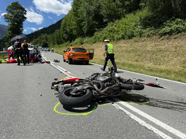 Die Rettungskräfte waren schnell vor Ort um zu helfen.  | Foto: ZOOM-Tirol