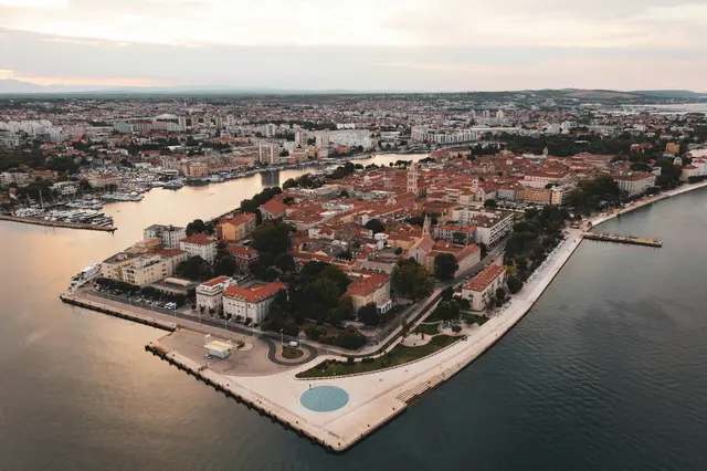 In der kroatischen Küstenstadt Zadar wurde ein Österreicher wegen Untreue sowie Steuerhinterziehung angeklagt. | Foto: Karl Paul Baldacchino/Unsplash