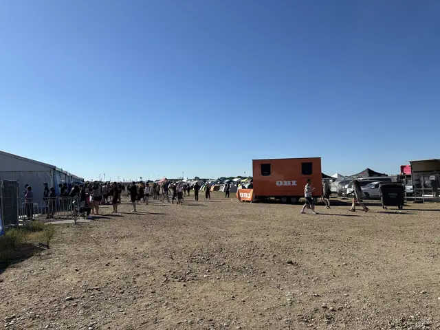 Wüstenlandschaft oder Gatschparty – MeinBezirk gibt einen Ausblick auf den Sonntag am Nova Rock.  | Foto: Jennifer Flechl / MeinBezirk