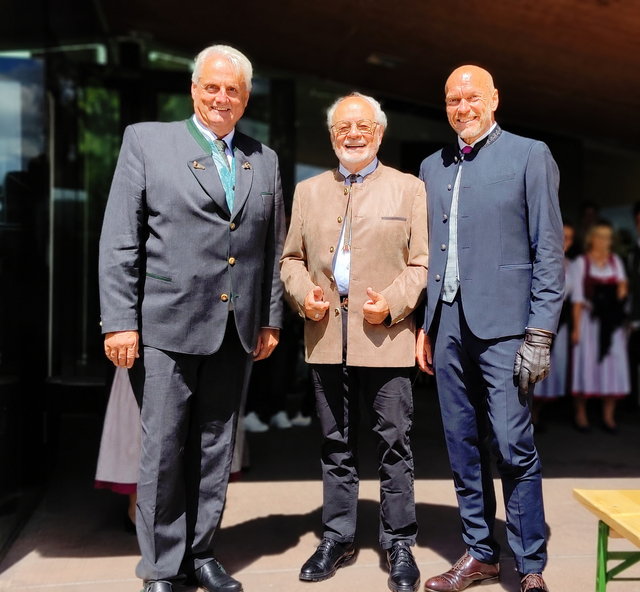 Vizebürgermeister Franz Aigenberger, Tourismusvorsitzender Gottfried Kraft, Bürgermeister Thomas Punkenhofer | Foto: Mauthausen Tourismus
