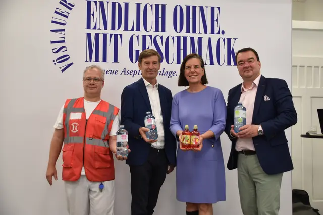 Projektleiter Gernot Pichler, Vöslauer-Geschäftsführer Herbert Schlossnikl, Christiane Wenckheim, Aufsichtsratsvorsitzende der Ottakringer Getränke AG und Markus Raunig, Vorstandssprecher der Ottakringer Familiengruppe. | Foto: Mirjam Preineder