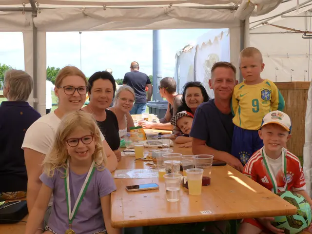Zahlreiche Eltern und Fans sorgten beim Sportfest des UFC Neckenmarkt für eine tolle Atmosphäre am Spielfeldrand. | Foto: Vanessa Wittmann
