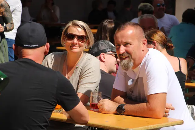Auch Weiz-Bürgermeisterin Bettina Bauernhofer besuchte mit ihrem Mann Robert das Lebenshilfe Fest 2026. | Foto: Josef Hofmüller