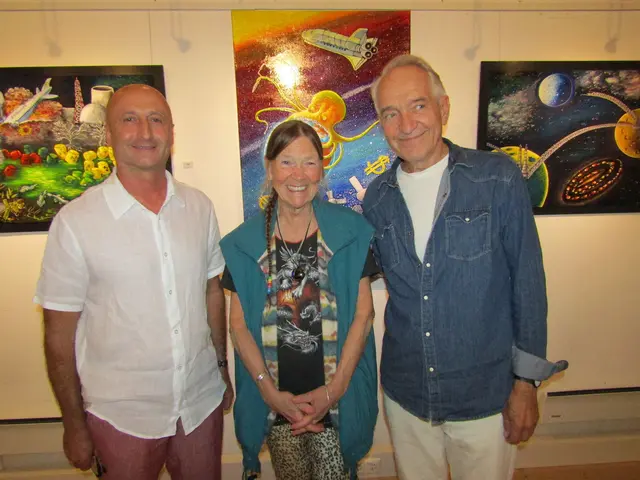Bürgermeister Roman Jandrisevits, Uschi Wacker und  Laudator Kilian Franer | Foto: Peter Sattler