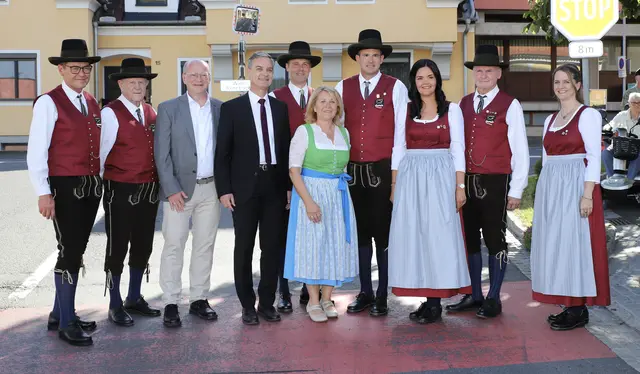 Das Empfangskomitee v.L Herbert Krug, Hermann Wilfinger, Bürgermeister Andreas Hofer, Landtagsabgeordneten Mag. Dr. Wolfgang Dolesch, Kapellmeister Martin Schuch, Landtagsabgeordnete Theresia Heil, Obmann Bernd Wilfinger, Doris Wilfinger, Manfred Karner und Obmann Stv. Margot Schuch | Foto: Stefan Schuch
