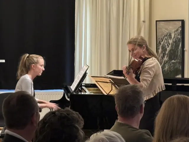 Raphaela Schober (Klavier) und Cordula Schröck (Geige). | Foto: Schauer
