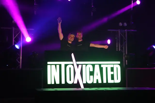 Das DJ-Duo Intoxicated weiß, wie man die Leute zum Tanzen bringt. | Foto: Tanja Handlfinger