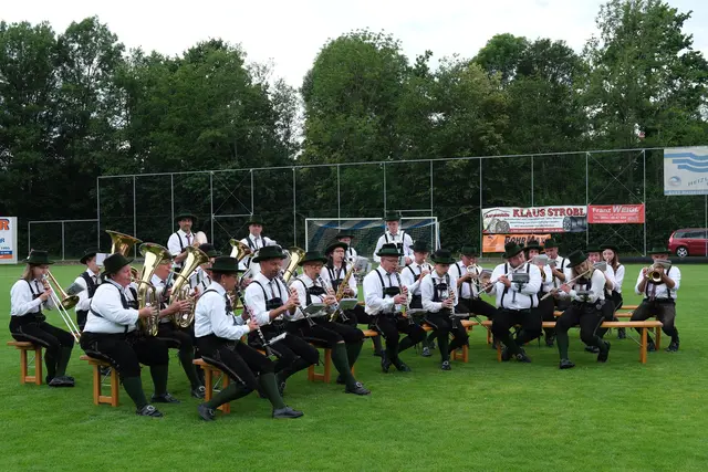 Für den musikalischen Rahmen sorgte die Marktmusikkapelle St. Peter am Ottersbach. | Foto: MeinBezirk/Antonia Unterholzer