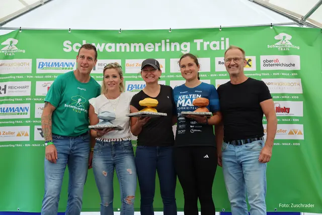 Siegerehrung mit den besten Damen beim Schwammerling-Trail | Foto: Zuschrader