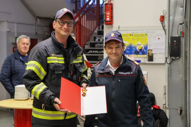 Feuerwehrkommandant Christoph Zimmermann und Abschnittskommandant Wolfgang Oberndorfer | Foto: Feuerwehr Litzelsdorf/Alexander Flaschberger