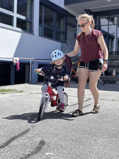 Die Kinder sollten spielerisch vom Laufrad zum Pedalrad umsteigen.  | Foto: KEM Westliches Mittelgebirge