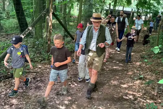 Ein Tipp von Oberförster Helmut Fladenhofer: Immer auf die Umgebung achten! | Foto: Gerhard Langmann