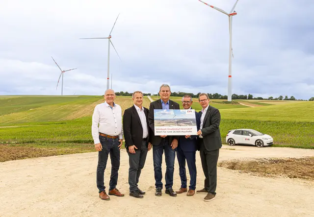  EVN Naturkraft Geschäftsführer Helwig Überacker, Communications &amp; Public Affairs Austro Control Markus Pohanka, Bürgermeister von Stronsdorf Johannes Denner, LAbg. und Bürgermeister von Gnadendorf Manfred Schulz und EVN Vorstandssprecher Stefan Szyszkowitz | Foto: Claudia Müllner