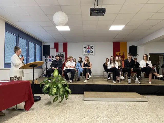 Verabschiedung der HAS-AbsolventInnen durch Klassenvorständin Judith Schmalzl | Foto: Gesa Buzanich