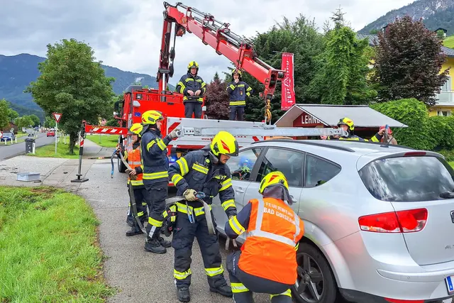 Pkw-Bergung in Bad Goisern. | Foto: FF Bad Goisern