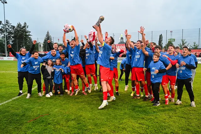 Enns kam, sah und siegte: Durch den 3:0-Erfolg in Ansfelden setzte sich die Mannschaft aus Österreichs ältester Stadt die Meisterkrone auf. | Foto: Reischl