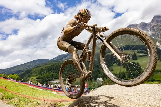 In Leogang kämpfte Laura Stigger gegen sich selbst und den Schlamm. | Foto: Ernst Lorenzi