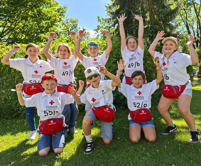 Zurecht zeigten sich die Kids des Jugendrotkreuzes St. Peter/Au voller Freude über die erbrachten Leistungen beim Landesjugendbewerb in Waidhofen/Thaya. | Foto: RKNÖ/St. PeterAu