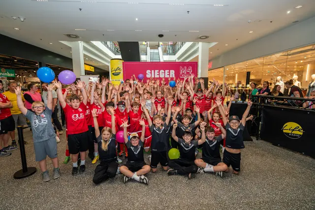 Der Torjäger Cup im M4 Wörgl zeigte, wie viel Begeisterung der Nachwuchsfußball in der Region auslösen kann.  | Foto: Marco Guirguis
