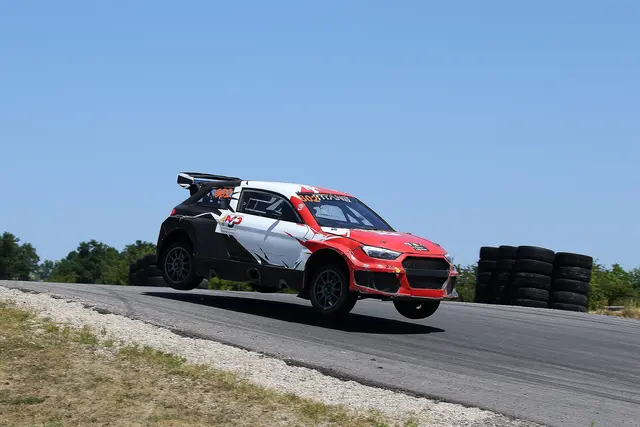 zum ersten mal mit dabei - ein Titans-Prototyp bei den Supercars. | Foto: Walter Vogler