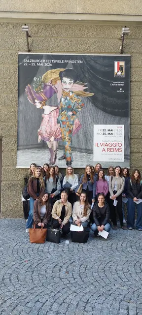 Für die Schülerinnen bleibt dieser Tag sicher noch lange als inspirierender Ausflug in die faszinierende Welt der Oper in Erinnerung. | Foto: Elisabethinum