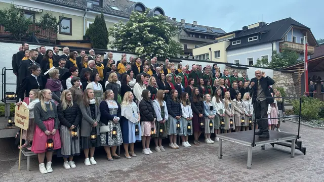 Feuer &amp; Stimme 2026: Am Freitagabend trat auch der Projektchor "Vox Lungowe", der sich aus verschiedenen Chören aus dem Lungau zusammensetzt, auf. | Foto: pjw