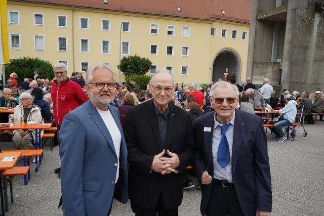 Vizebürgermeister Dr. med. Michael Schodermayr, Pfarrer Engelbert Ferihumer und Pfarrer Josef Essl.