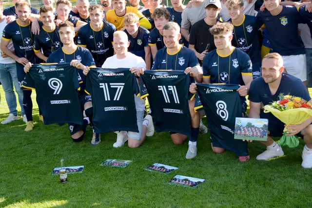 Gleich fünf Spieler feierten in Haslach ihren Abschied vom Verein.  | Foto: Prem