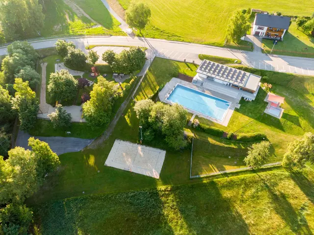 Das Freibad in Schwarzenberg ist ein Hotspot im Sommer.  | Foto: Gemeinde Schwarzenberg