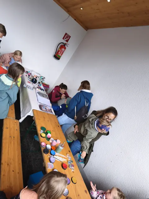 Das Kinderschminken war eines der Highlights der Kinder.  | Foto: Kinderfreunde Telfes