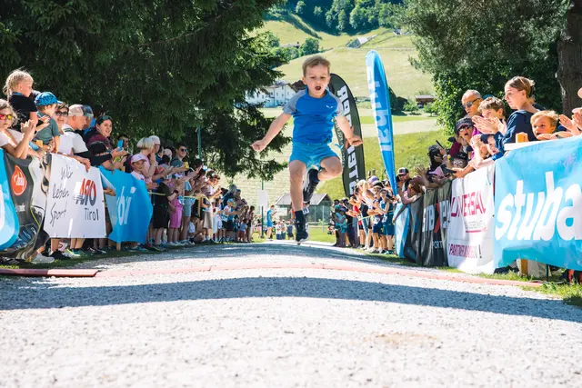 Mit Zielsprung: Xaver Somavilla sprang zum 1. Platz. | Foto: Pernsteiner