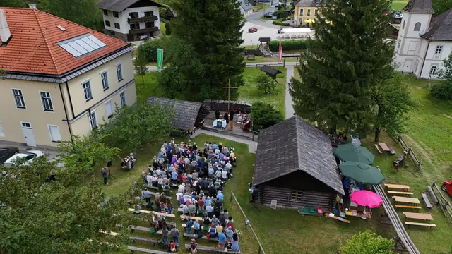 Großes Kirchenfest im Höllental. | Foto: Rupert Weidhofer