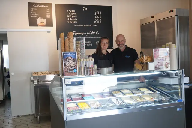 Karsten und Timea versorgen Götzens künftig mit Eis.  | Foto: AMG