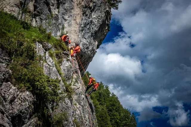 Die beiden Ortsstellen Vorderstoder und Windischgarsten rückten zu einer gemeinsamen Bergeübung an der Kampermauer aus. Dabei entdeckten sie den Diebstahl zweier hochwertiger Seile. | Foto: Steiner/Steinmaßl